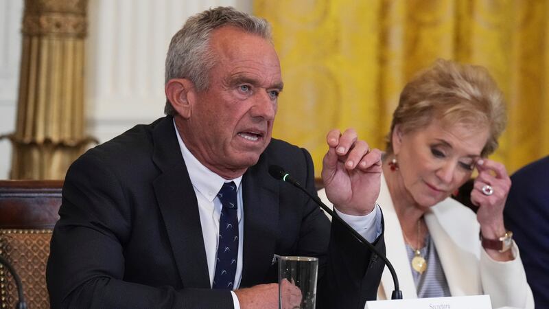 El secretario de Salud y Servicios Humanos estadounidense Robert F. Kennedy Jr en la Casa...