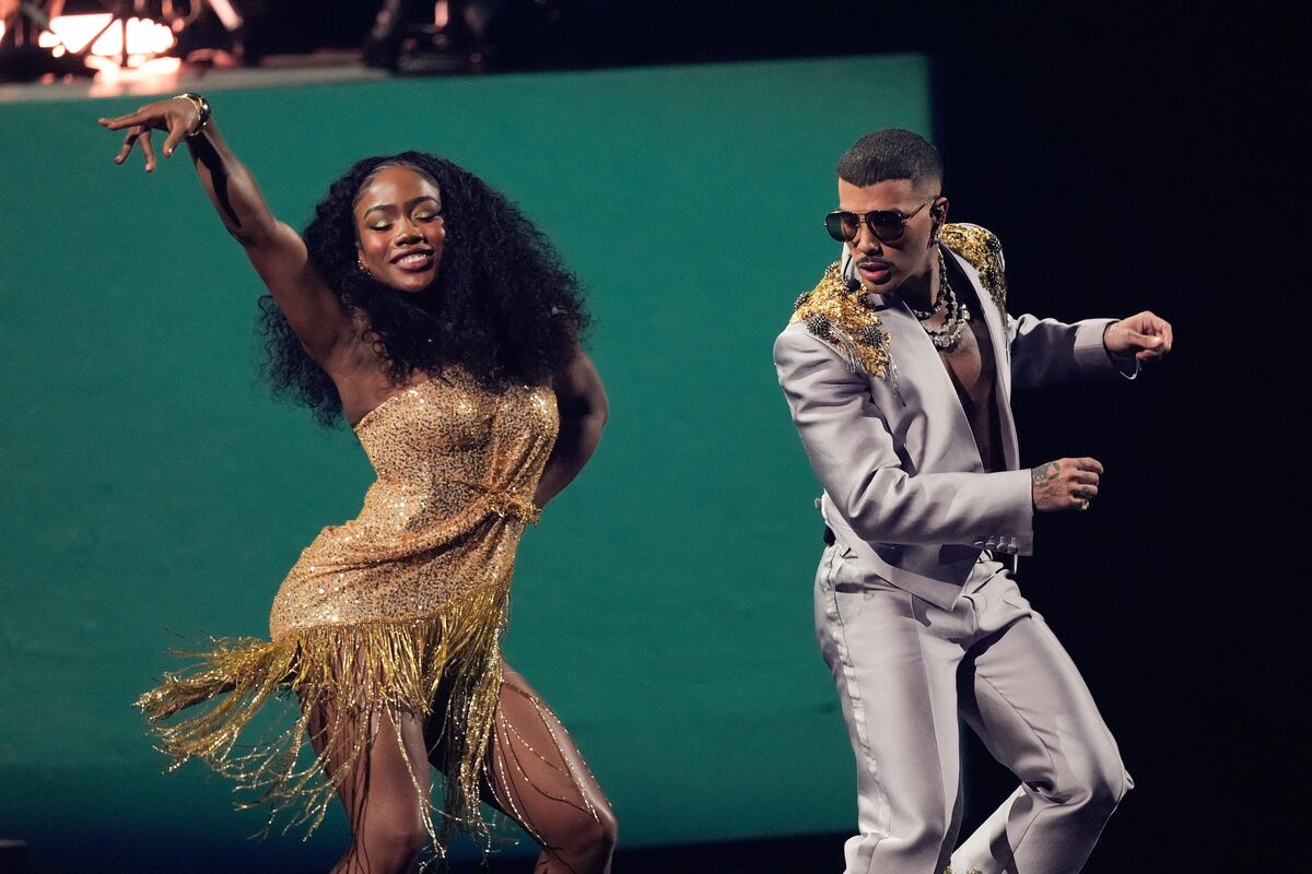 preloaded gallery image