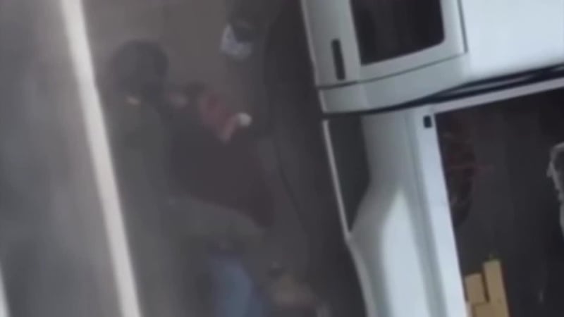 Dicen que lo buscaron por horas, pero familiares de inmigrante se enteran qué le pasó al verlo...